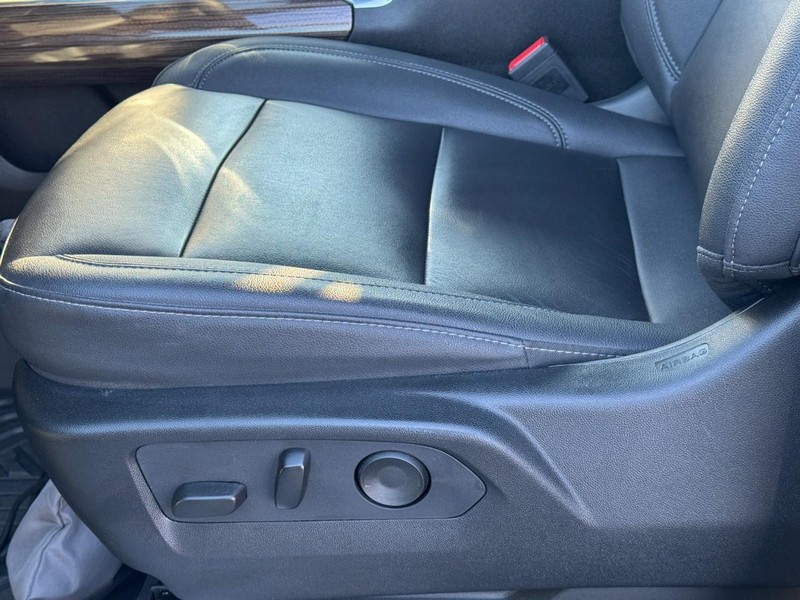 Chevrolet Silverado 1500 Vehicle Image 24