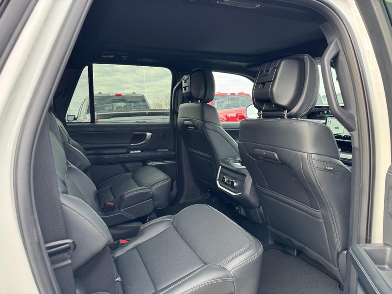 Ford Expedition Max Vehicle Image 05