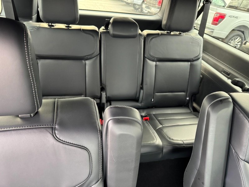 Ford Expedition Max Vehicle Image 06