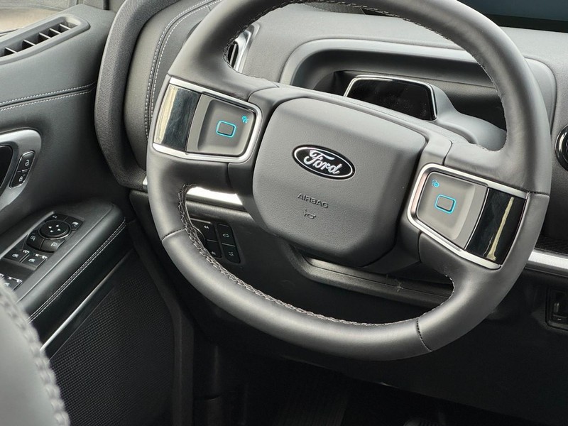 Ford Expedition Max Vehicle Image 08