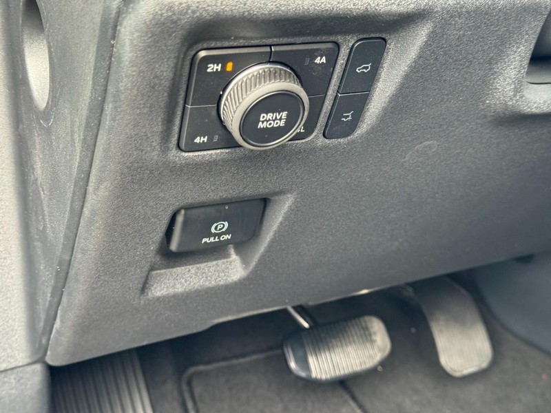 Ford Expedition Max Vehicle Image 14