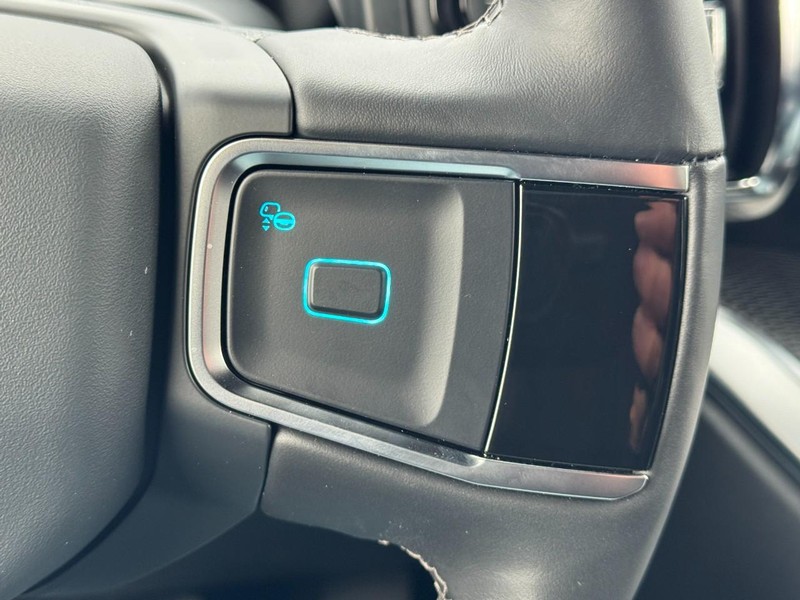 Ford Expedition Max Vehicle Image 16