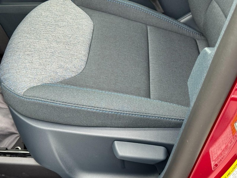 Ford Maverick Vehicle Image 11