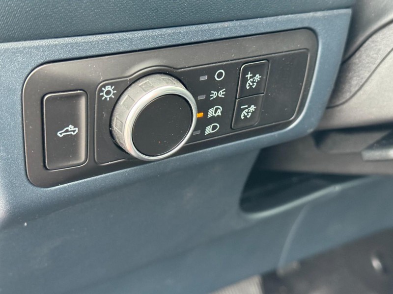 Ford Maverick Vehicle Image 12