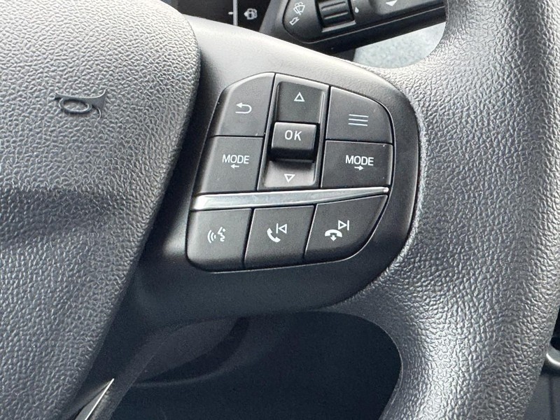 Ford Maverick Vehicle Image 14