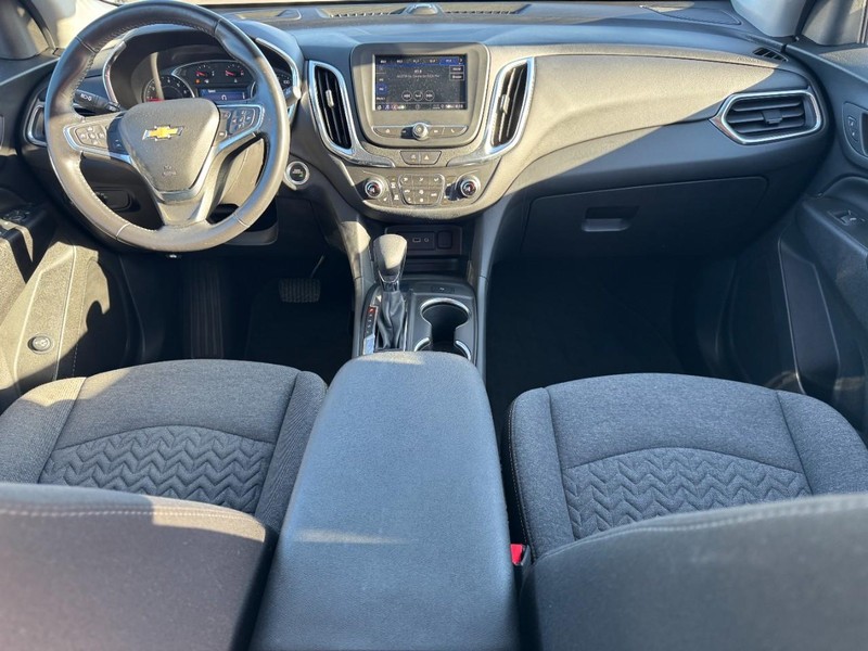 Chevrolet Equinox Vehicle Full-screen Gallery Image 11