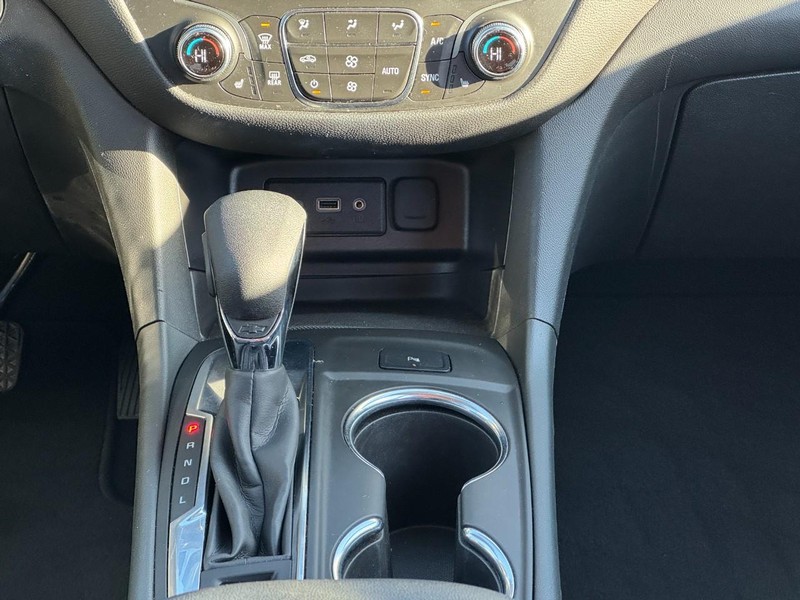 Chevrolet Equinox Vehicle Full-screen Gallery Image 14