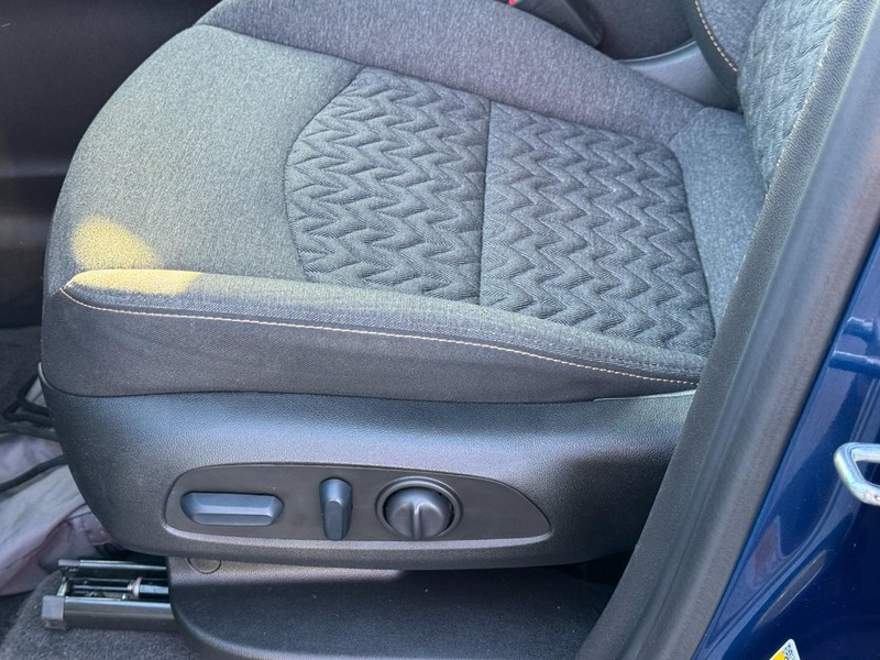 Chevrolet Equinox Vehicle Full-screen Gallery Image 24