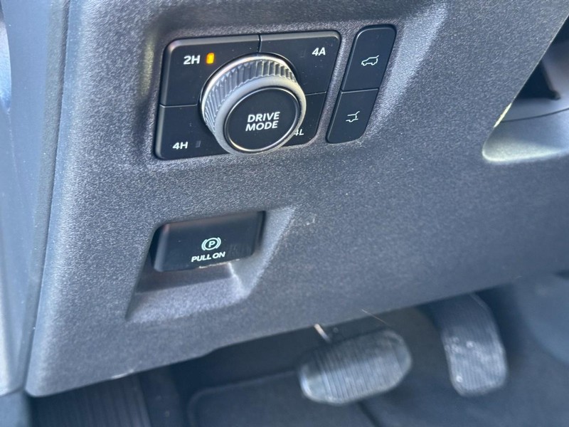 Ford Expedition Max Vehicle Image 13