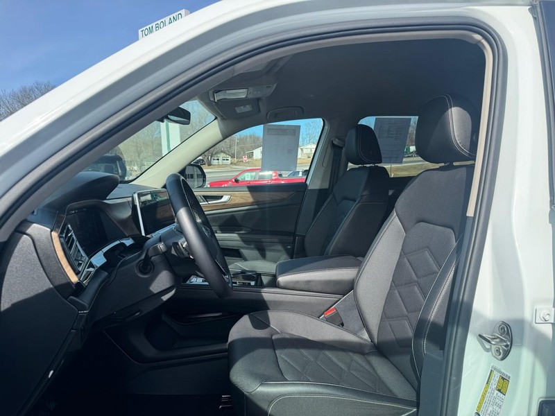 Volkswagen Atlas Vehicle Image 10