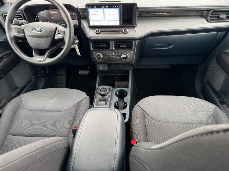 Ford Maverick Vehicle Image 11