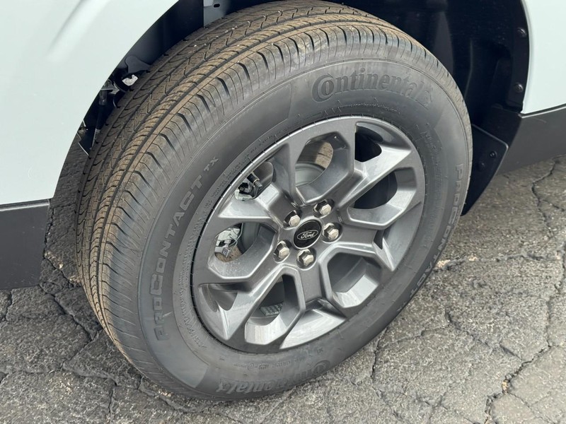 Ford Maverick Vehicle Image 04