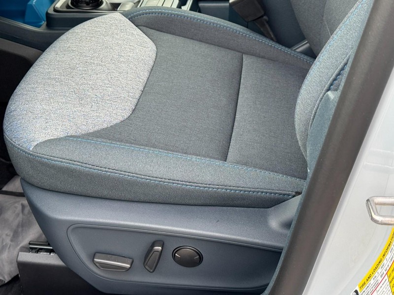 Ford Maverick Vehicle Image 11