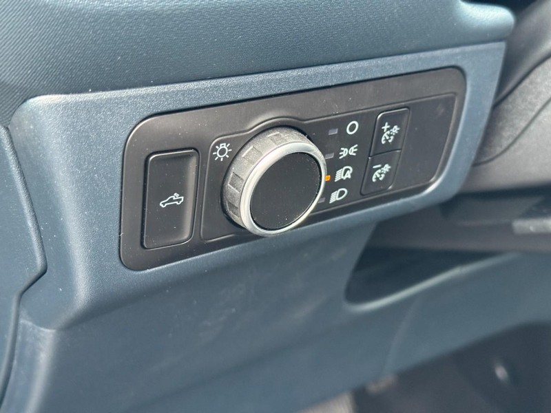 Ford Maverick Vehicle Image 12