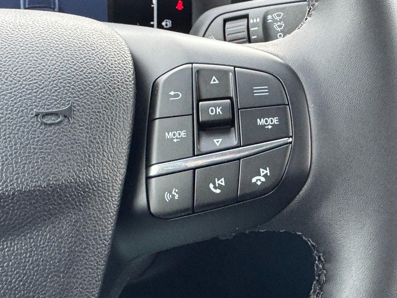 Ford Maverick Vehicle Image 14