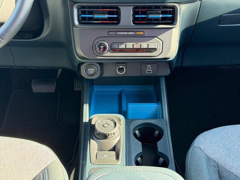 Ford Maverick Vehicle Image 09