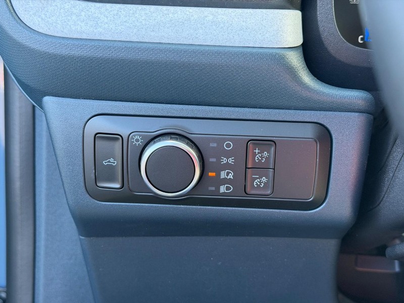 Ford Maverick Vehicle Image 10