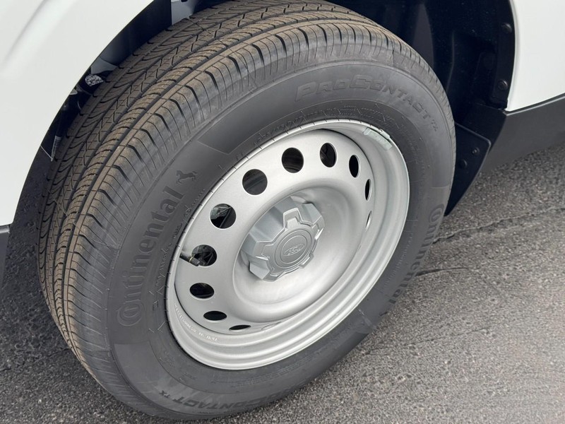 Ford Maverick Vehicle Image 04