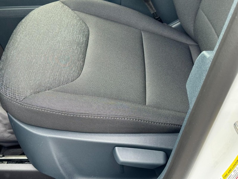 Ford Maverick Vehicle Image 11