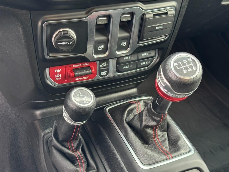 Jeep Wrangler Vehicle Image 15