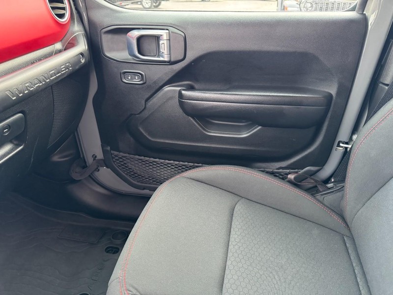 Jeep Wrangler Vehicle Image 16