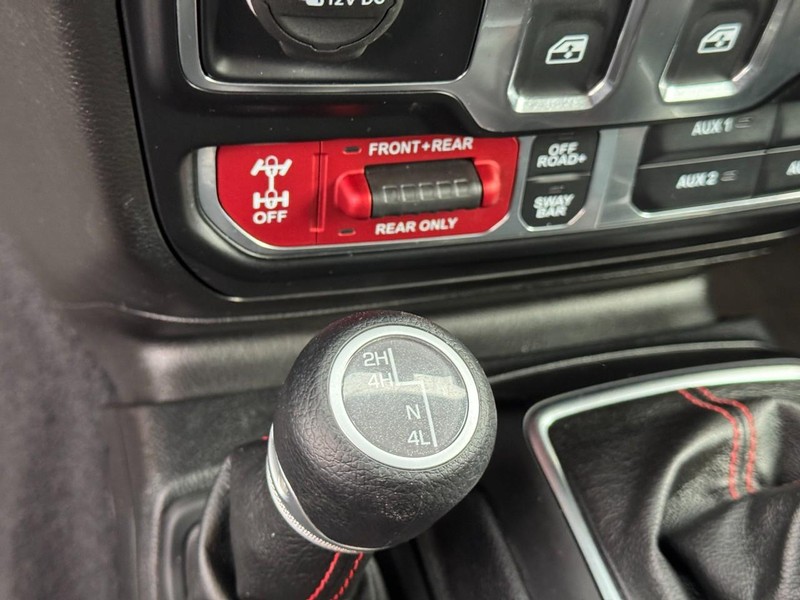 Jeep Wrangler Vehicle Image 21