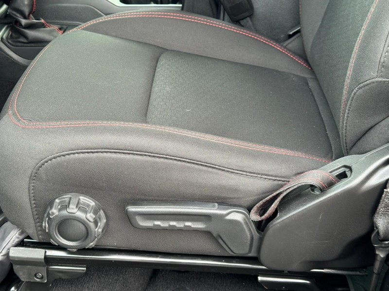 Jeep Wrangler Vehicle Image 23