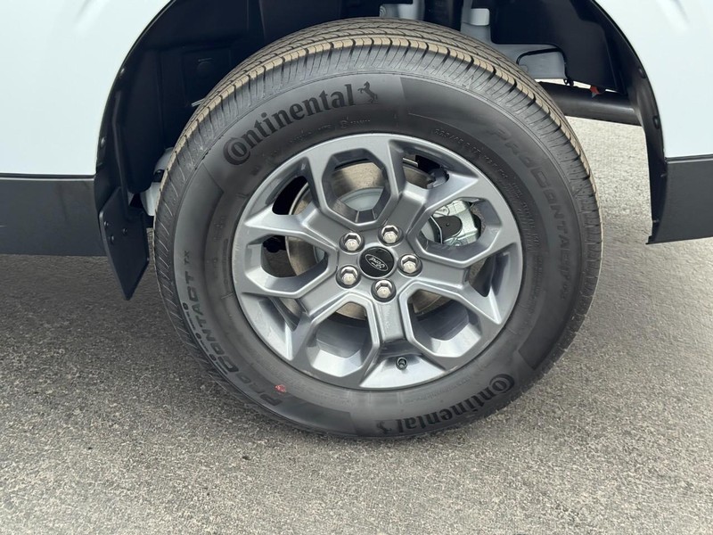 Ford Maverick Vehicle Image 07