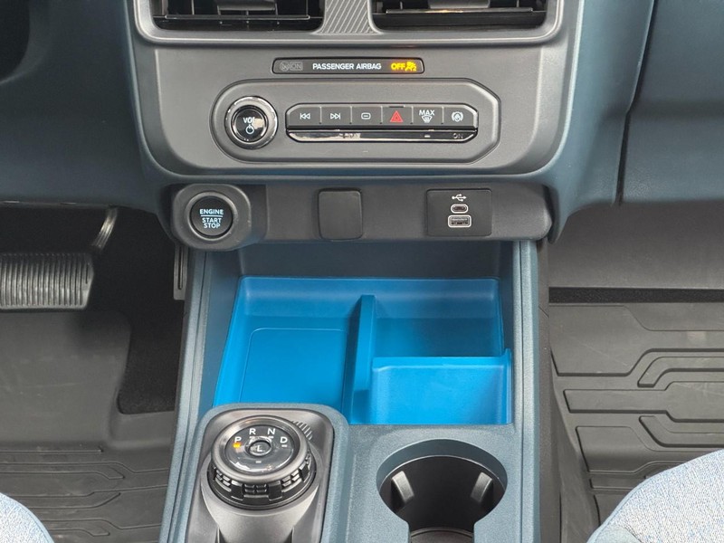 Ford Maverick Vehicle Image 14