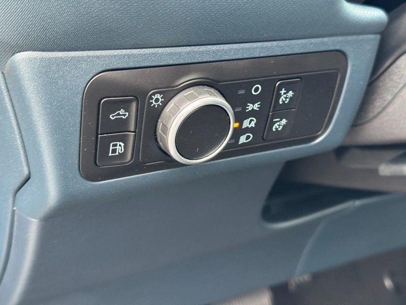 Ford Maverick Vehicle Image 16