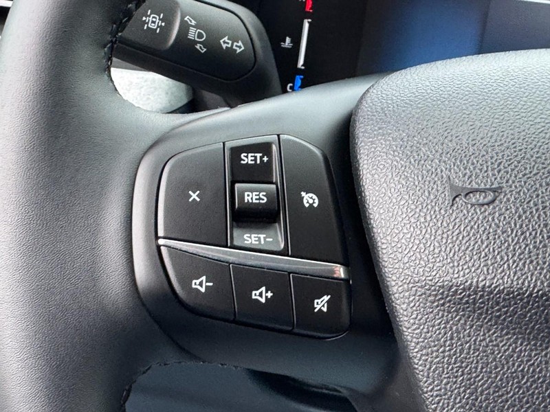 Ford Maverick Vehicle Image 17