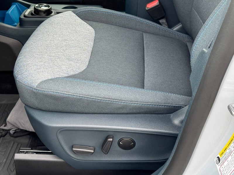 Ford Maverick Vehicle Image 23