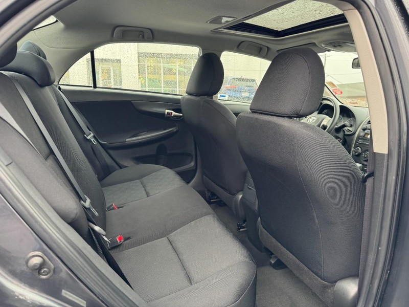 Toyota Corolla Vehicle Image 09