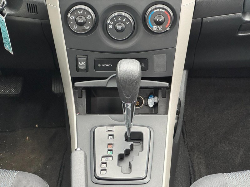 Toyota Corolla Vehicle Image 13