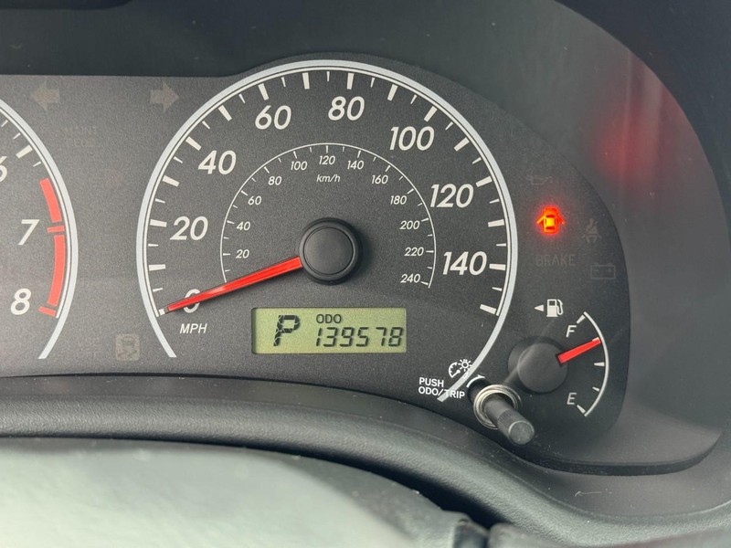 Toyota Corolla Vehicle Image 17