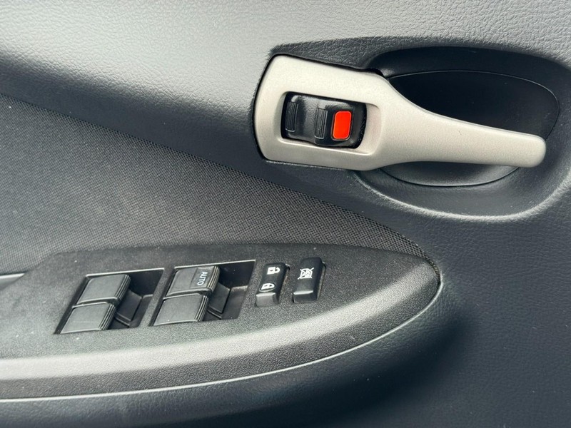 Toyota Corolla Vehicle Image 18