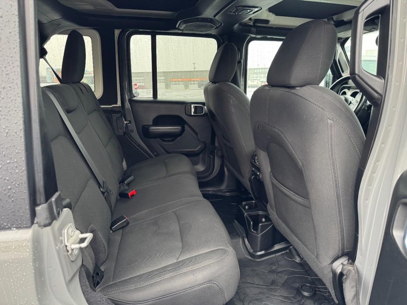 Jeep Wrangler Unlimited Vehicle Image 10