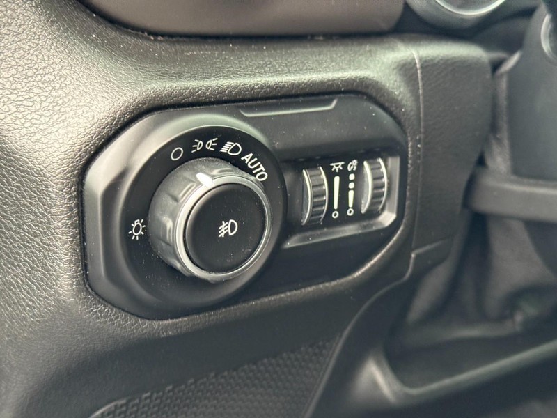 Jeep Wrangler Unlimited Vehicle Image 16