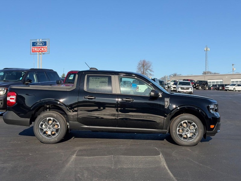 Ford Maverick Vehicle Image 02