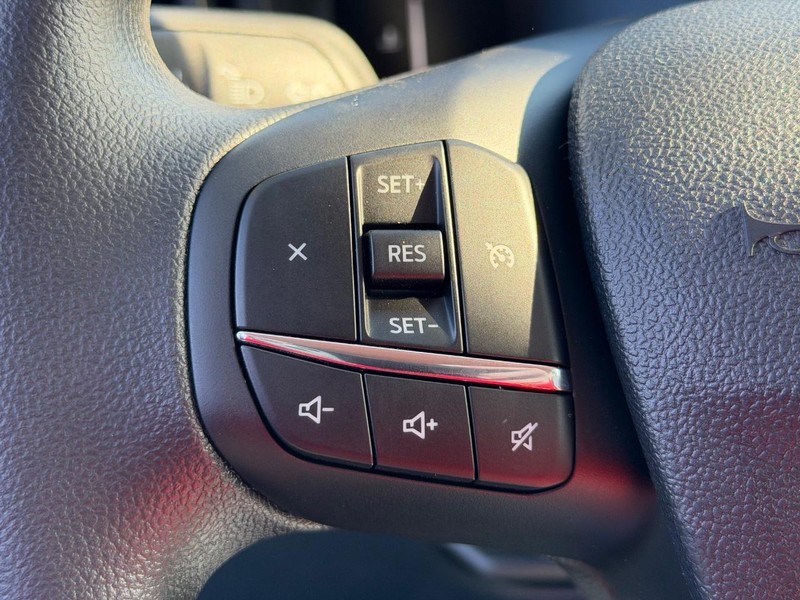 Ford Maverick Vehicle Image 11