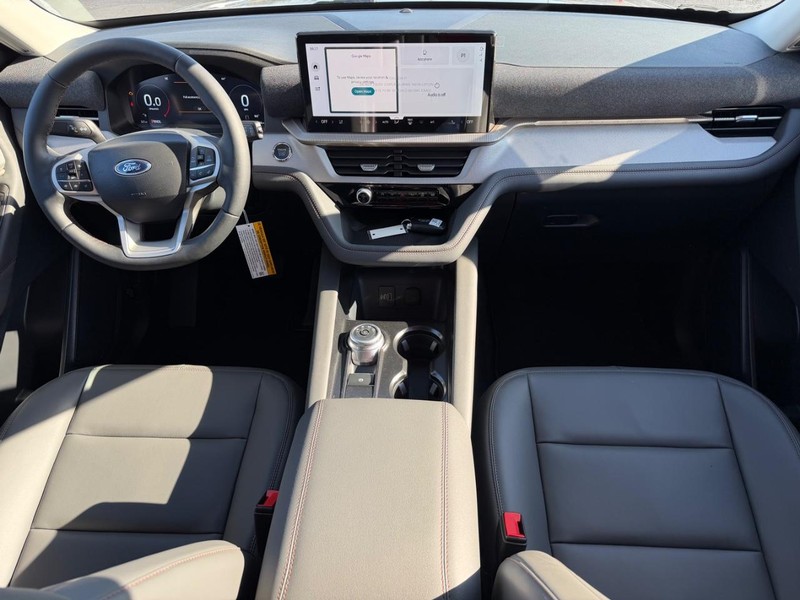 Ford Explorer Vehicle Image 07