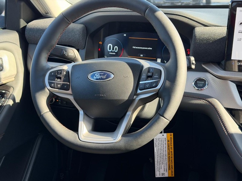 Ford Explorer Vehicle Image 08