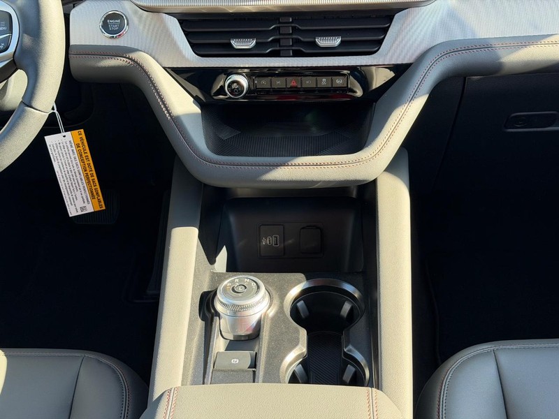 Ford Explorer Vehicle Image 10