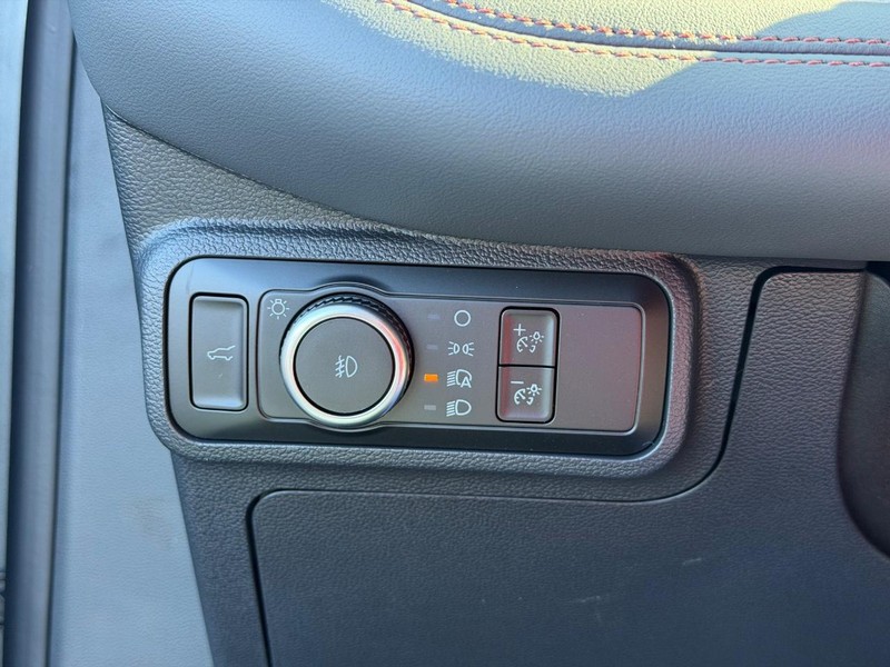 Ford Explorer Vehicle Image 12