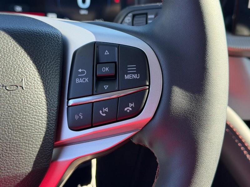 Ford Explorer Vehicle Image 14