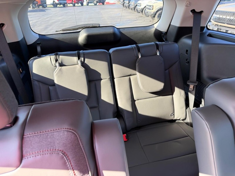 Ford Explorer Vehicle Image 06