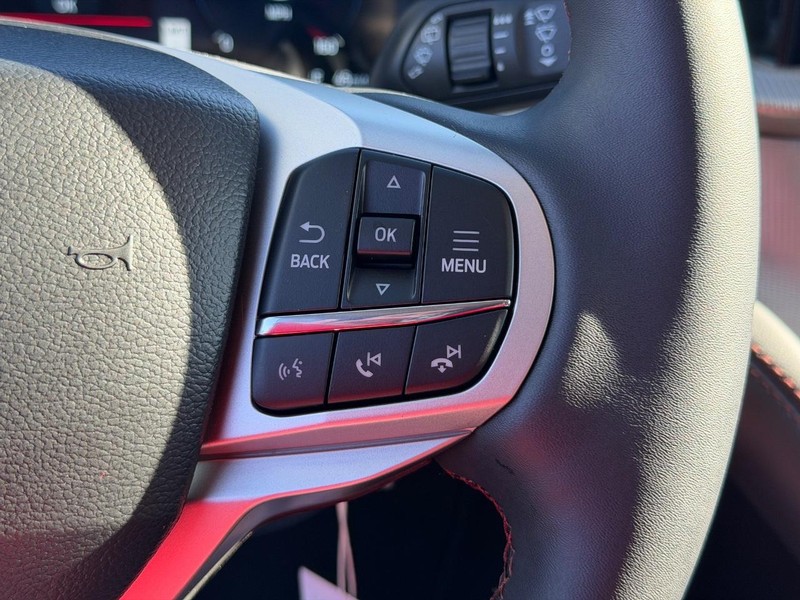 Ford Explorer Vehicle Image 14