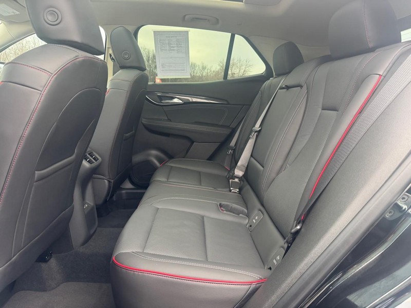 Buick Envision Vehicle Full-screen Gallery Image 11