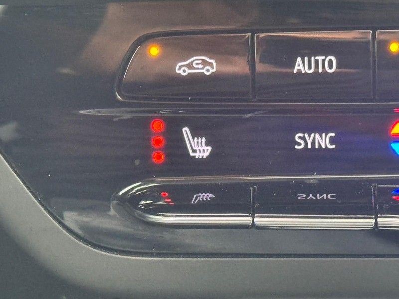 Buick Envision Vehicle Full-screen Gallery Image 21