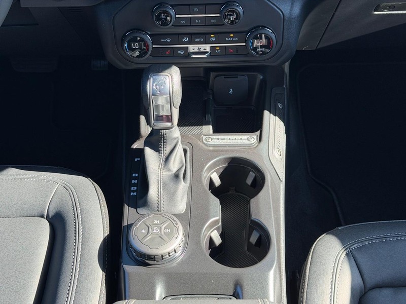 Ford Bronco Vehicle Image 09
